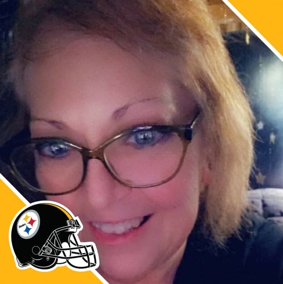 Profile Picture of Joyce Schwarzmueller (@joycelynn1) on Poshmark