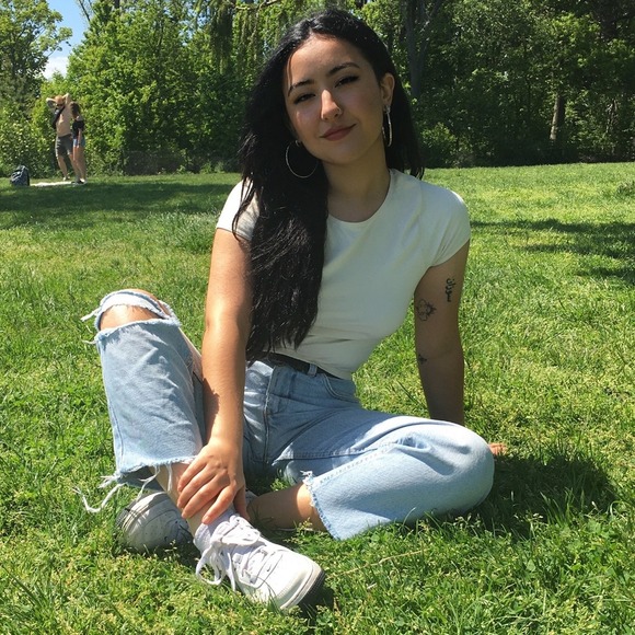 Valentine Ghaemi - Poshmark Profile Picture of Valentine Ghaemi (@vzghaemi) on Poshmark