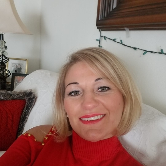 Profile Picture of Rita Gorcsos (@gorcsosrita) on Poshmark