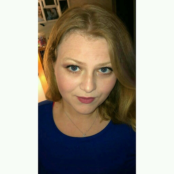 Ashley Parigen - Poshmark Profile Picture of Ashley Parigen (@ashleymp96) on Poshmark