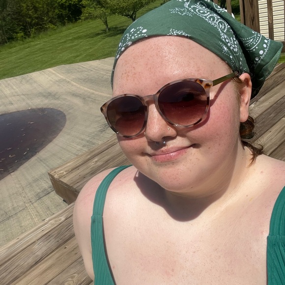 Profile Picture of Grace Quaintance (@graceq8004) on Poshmark
