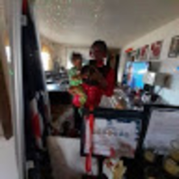 Profile Picture of Joshua Bey ii (@onshorespy42425) on Poshmark