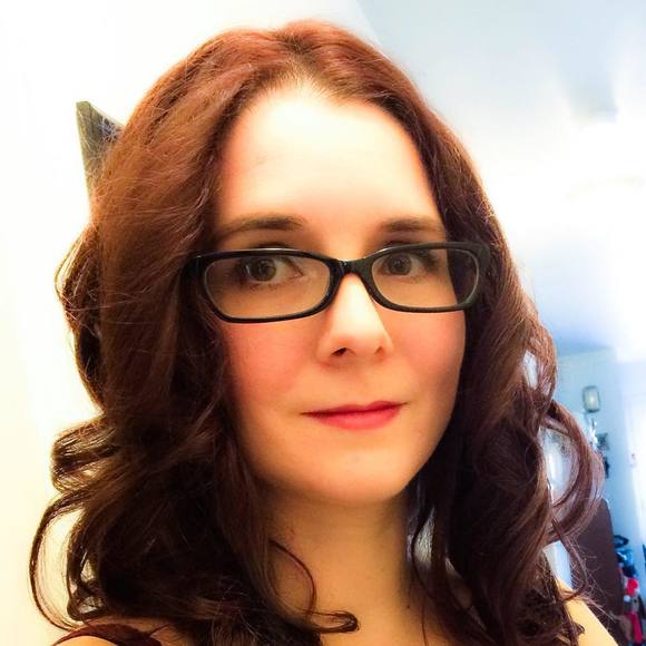 Profile Picture of Mélanie Saindon (@sugarkanel) on Poshmark