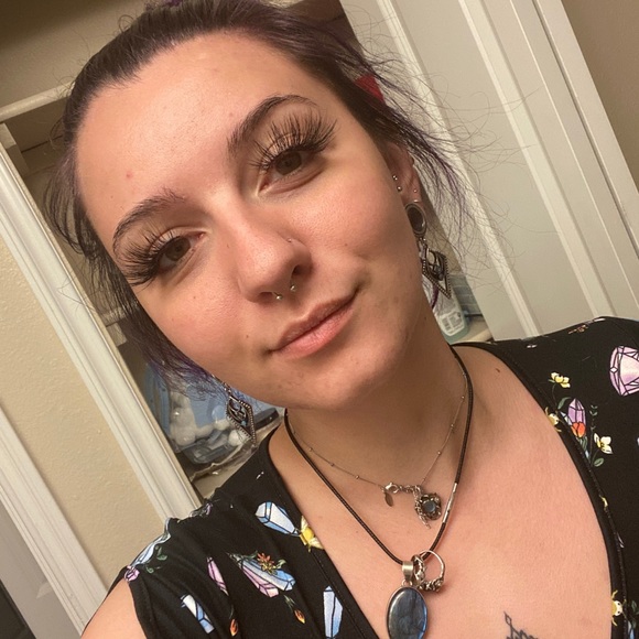 Profile Picture of Autumn Patterson (@autumnpatter745) on Poshmark