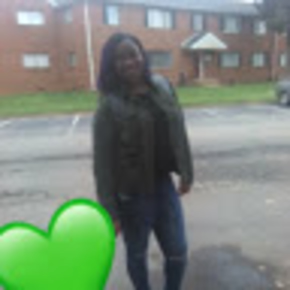 Profile Picture of Tamiyah Allen (@tamiyahallen) on Poshmark