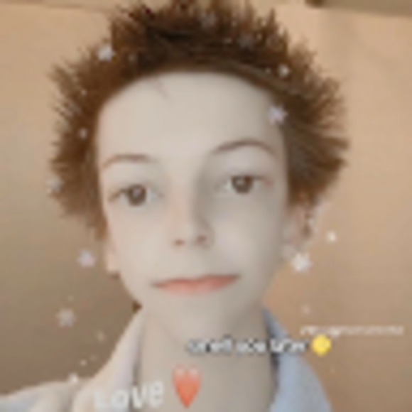 Profile Picture of Amy Faine (@amyfaine21) on Poshmark