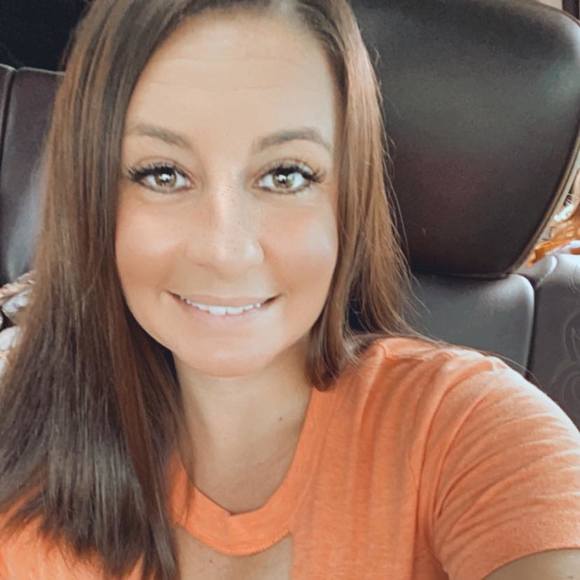 Profile Picture of Jessica Haffner (@jescadawn) on Poshmark