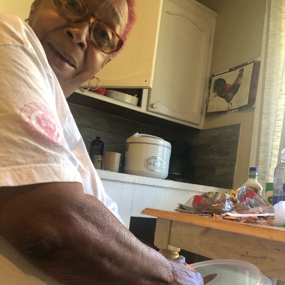 Profile Picture of Catherine chrisentery Chrisentery (@cchrisentery) on Poshmark