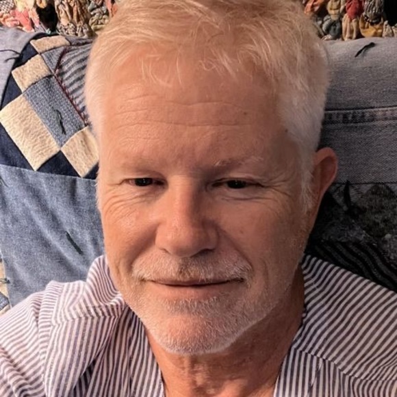 Profile Picture of Kenneth Hammond (@kennethhammo605) on Poshmark