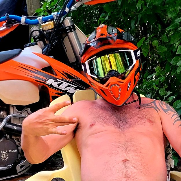 Profile Picture of Matthew Blakley (@matthewblakleyeah) on Tiktok