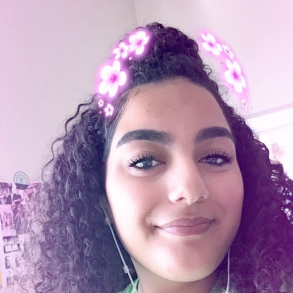 Profile Picture of Jessica Abdelmalak (@jessicamendes) on Poshmark