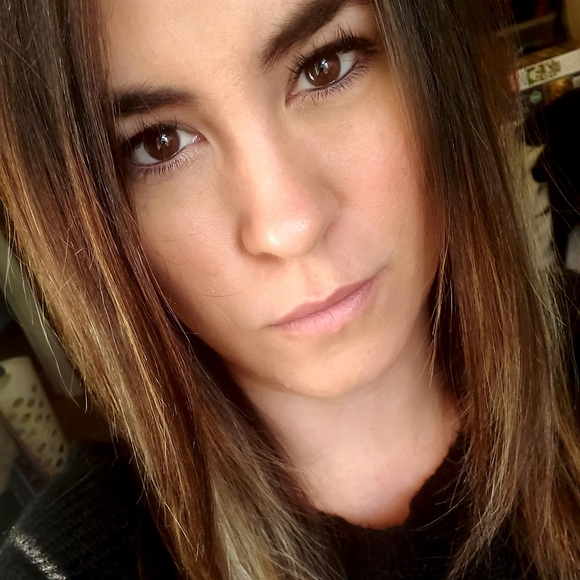 Gretchen Breen - Poshmark Profile Picture of Gretchen Breen (@gretty22) on Poshmark