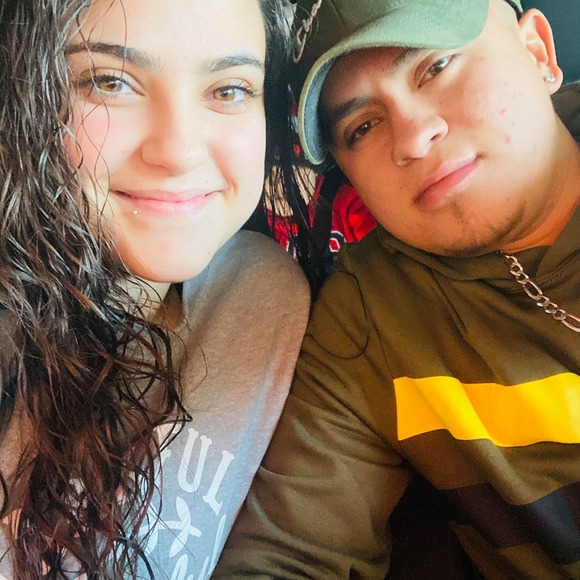 Profile Picture of Maylis Velasquez (@maylisvelasquez) on Poshmark