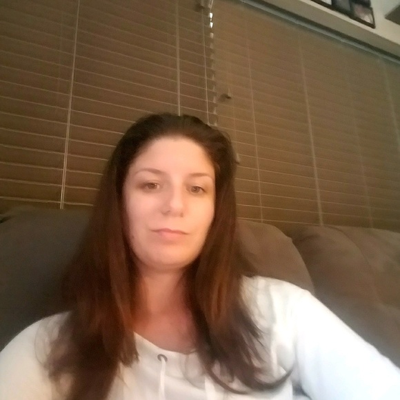 Profile Picture of Stephanie Suffield (@salvatores0510) on Poshmark