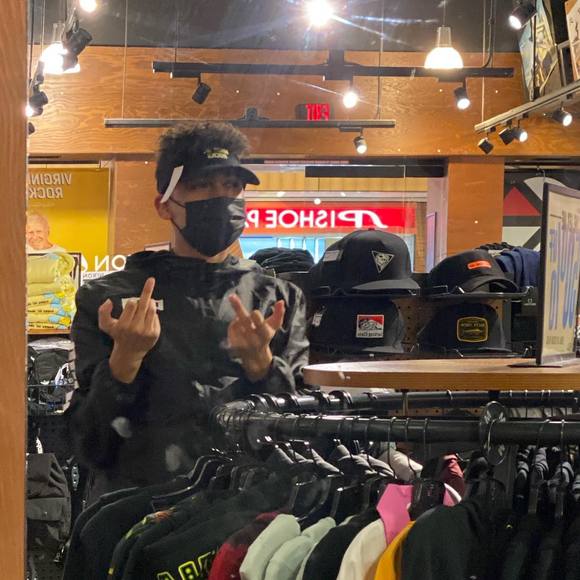 Profile Picture of Joshua Campos (@camposjoshua3) on Poshmark