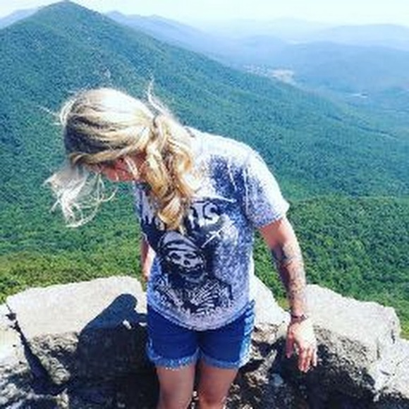 Kristin Decamara - Poshmark Profile Picture of Kristin Decamara (@kdecamaralove) on Poshmark