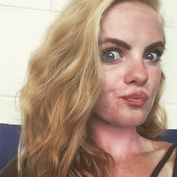 Profile Picture of Sydney Van loo (@spaceblonde) on Poshmark