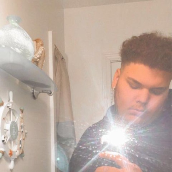 Profile Picture of Kyle Wilkinson (@kylewilkinson63) on Poshmark