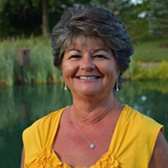 Profile Picture of Robin Nettles (@blessings624) on Poshmark