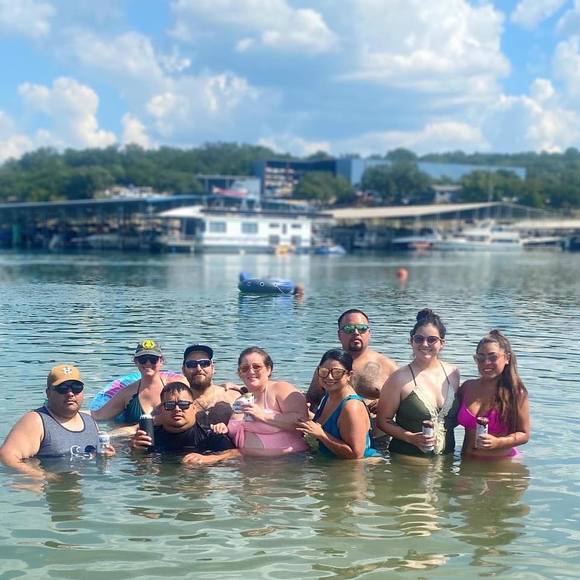 Profile Picture of Chris Delossantos (@chrisdelossanto) on Poshmark