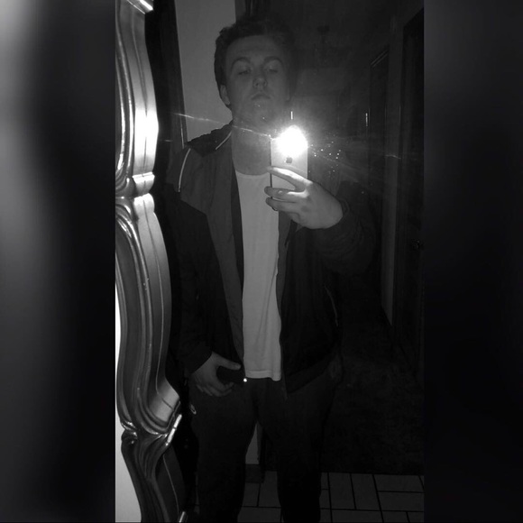 Profile Picture of Dylan Umbarger (@itsdylan540) on Poshmark