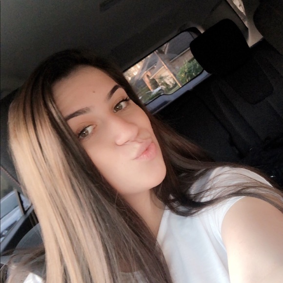 Profile Picture of Pamela Gjuraj (@pamelagjuraj12) on Poshmark