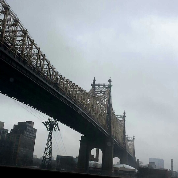 Profile Picture of Noemi Jiminian (@emijiminian) on Poshmark