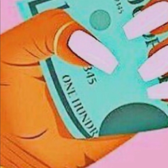 Vee Sermeno - Poshmark Profile Picture of Vee Sermeno (@veesermeno) on Poshmark