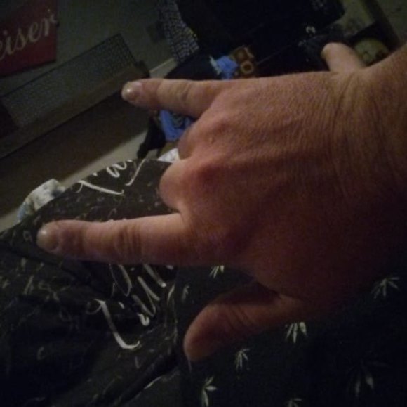 Profile Picture of Willey Andrews (@willeyandrews) on Poshmark