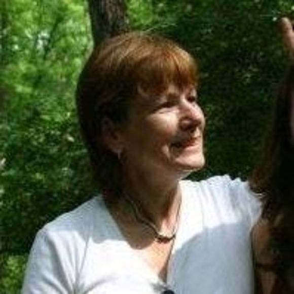 Profile Picture of Nancy Taggart (@tagnancy) on Poshmark