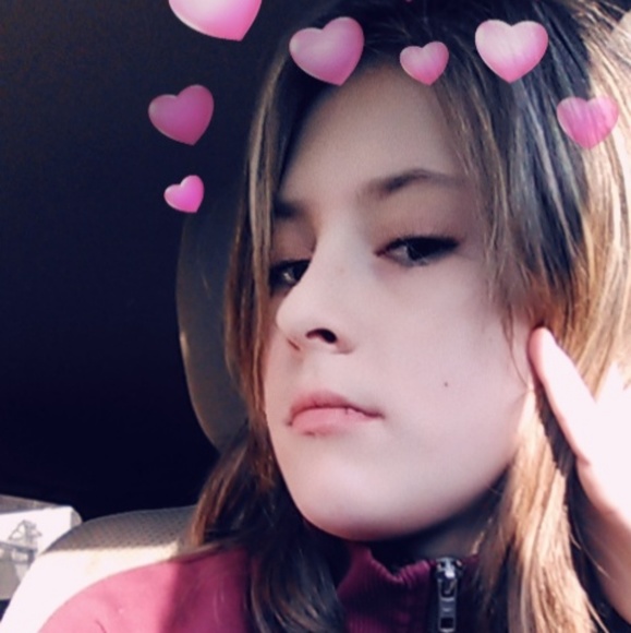 Profile Picture of Shayna riley Phillips (@marsismyhxme) on Poshmark