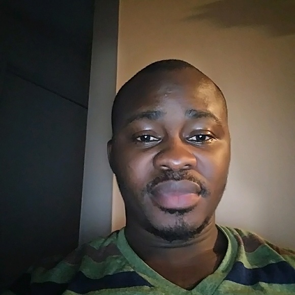 Profile Picture of Borzie Gizzie (@borzig) on Poshmark