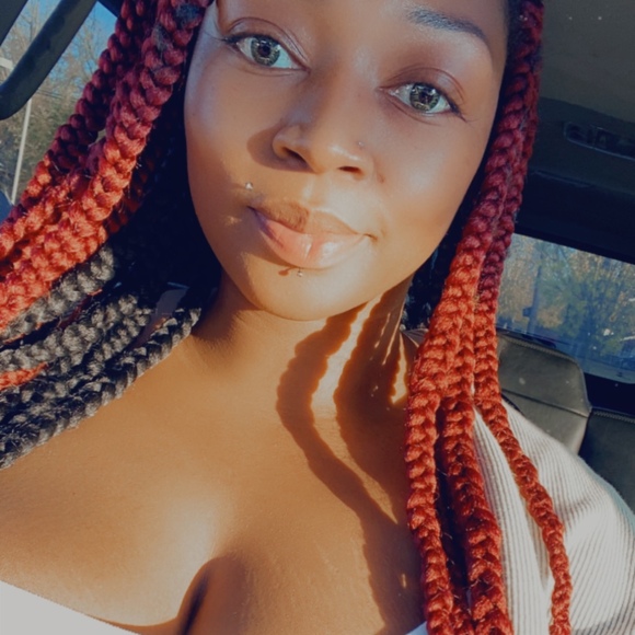 Profile Picture of Bridgette Munnerlyn (@bpierce1224) on Poshmark