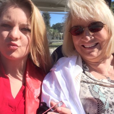 Profile Picture of Cindy Heaton (@cacdc10) on Twitter