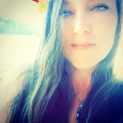 Profile Picture of Shelly Newell (@shellbell6020) on Twitter