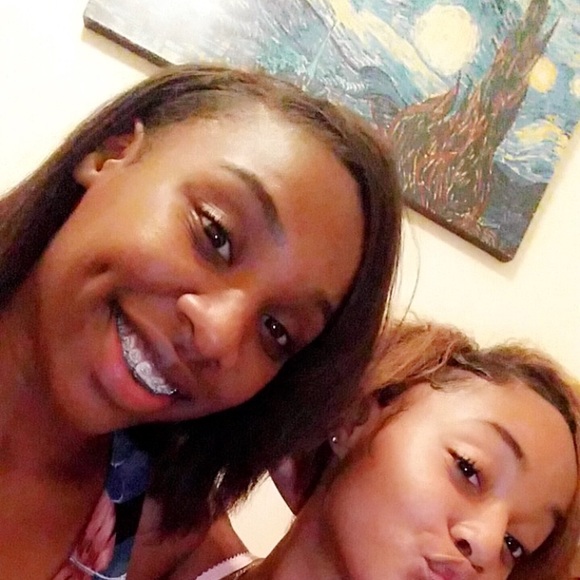 Profile Picture of Brianne Hayes (@briannedoe) on Poshmark