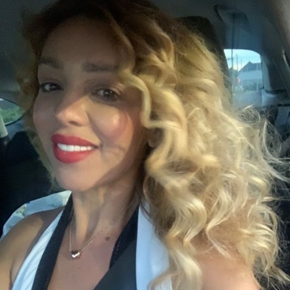 Profile Picture of Inna Inna (@geaninapop) on Poshmark