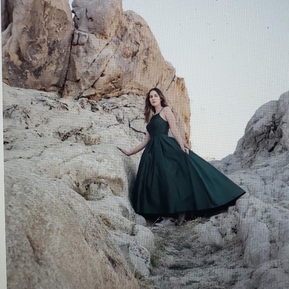 Profile Picture of Kaitlin Hughes (@kaitlinmak) on Poshmark