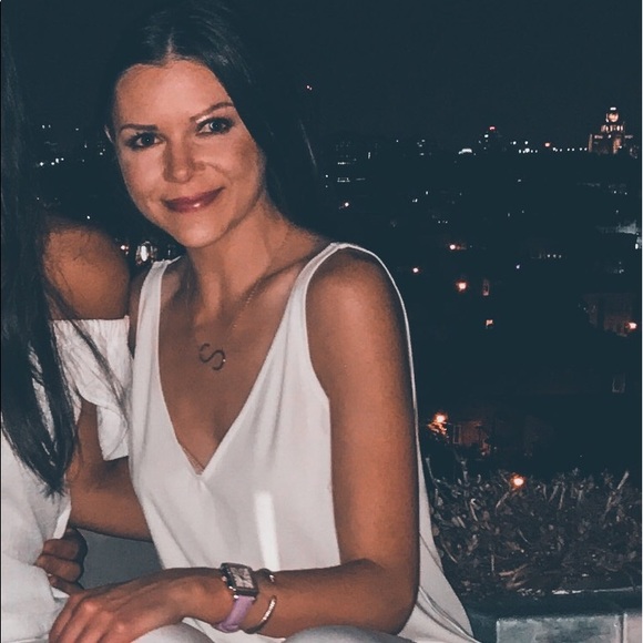 Profile Picture of Sarah Notebaert (@snotebae) on Poshmark