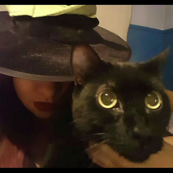 Profile Picture of Genesis Zamora (@gemicat) on Poshmark