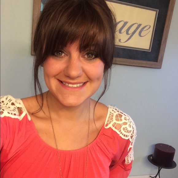 Profile Picture of Kate Hemker (@khemker214) on Poshmark