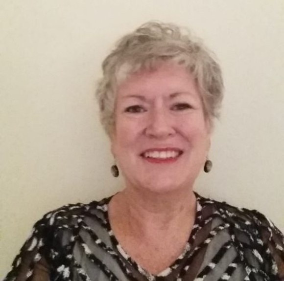 Profile Picture of Paula Meyer (@paulawameyer) on Poshmark