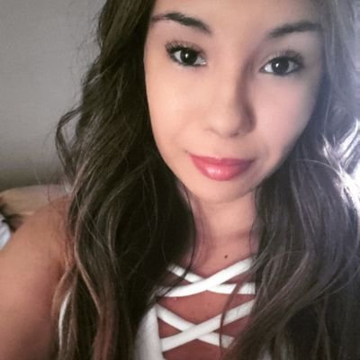 Profile Picture of Iris Campos (@neverh8onlylove) on Twitter