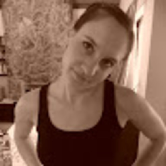 Profile Picture of Jaimee Woolever (@jaimeewoolever) on Poshmark