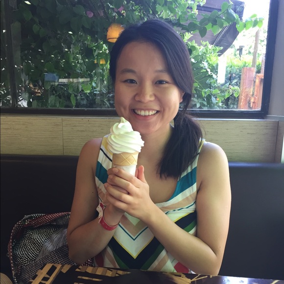 Profile Picture of Quing Zhou (@qmovingsale2022) on Poshmark