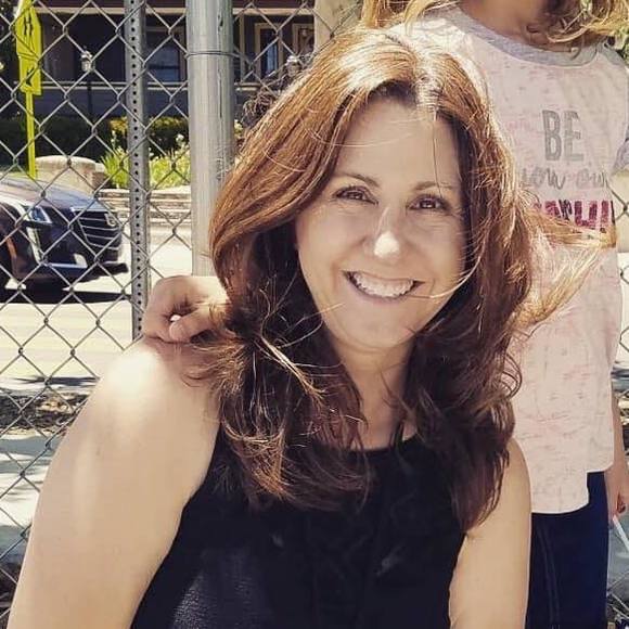 Profile Picture of Kim Dillon (@kimd211) on Poshmark