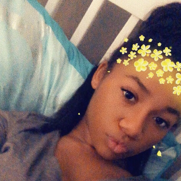 Profile Picture of Michelle Stevenson (@michellexo12) on Poshmark