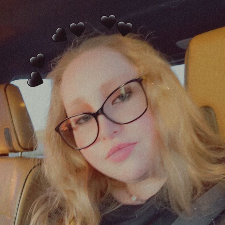 Profile Picture of mlholley03 (@micha_h.17) on Tiktok