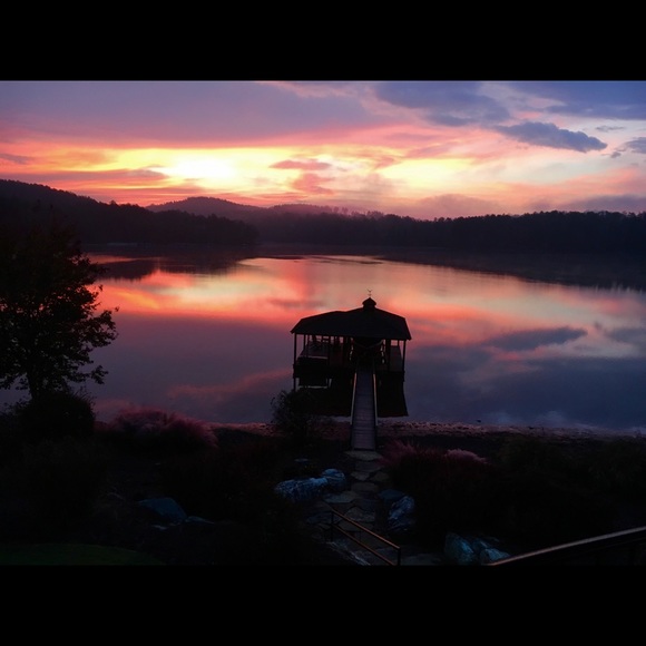 Profile Picture of Julia Borden (@jborden23) on Poshmark