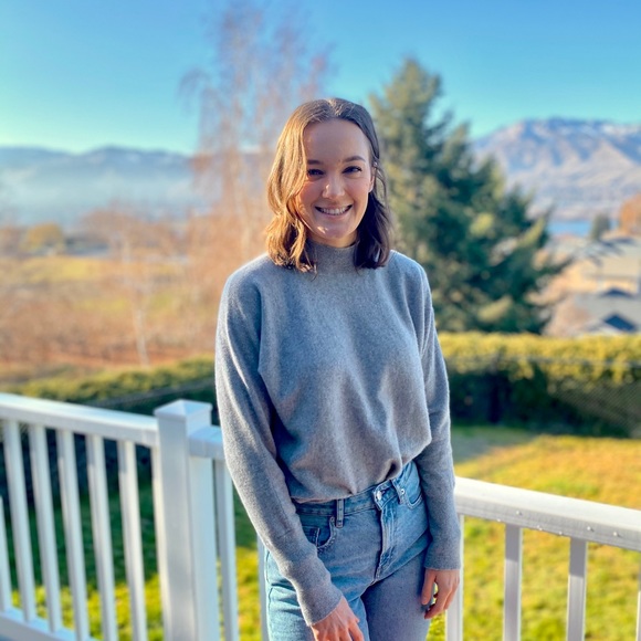 Profile Picture of Rebecca Tarbert (@rebeccajane95) on Poshmark